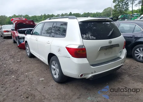 2010 Toyota Highlander Base V6 z USA, uszkodzony, nr VIN 5TDBK3EH7AS030601